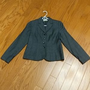 Valerie Stevens, size 4p gray jacket